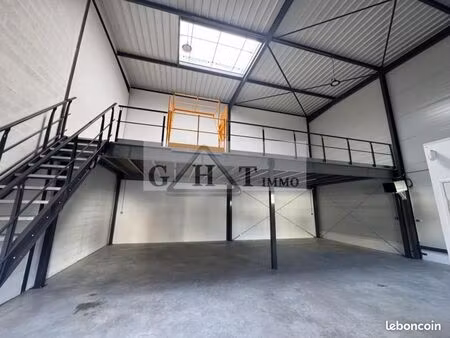 local industriel 166 m²