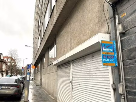 open ondergrondse kleine garage op top ligging te kortrij...