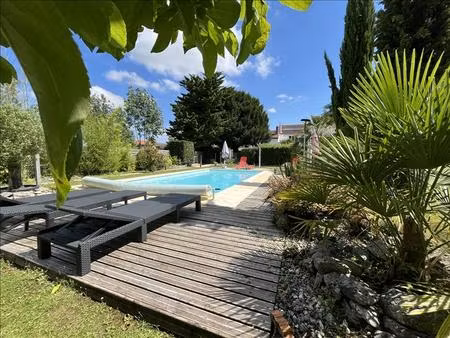 vente maison 8 pièces 275 m² le douhet (17100)