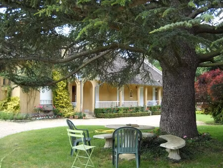 maison de luxe à vendre à saint-forget