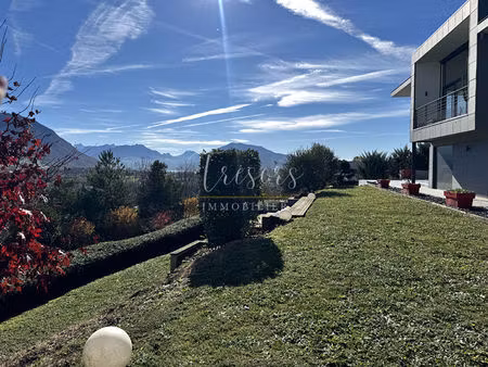 annecy nord  propriété d'exception et sa vue sur le lac d'annecy