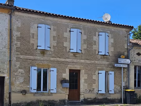maison de bourg  4 chambres et jardin