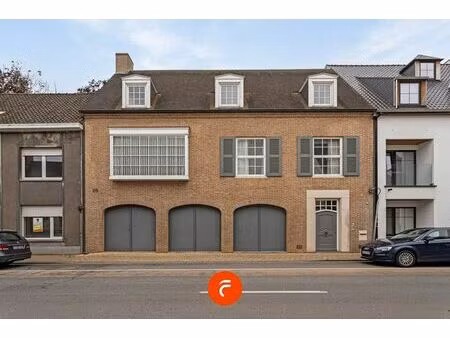 riante woning met bureau-/praktijkruimte op centrumligging