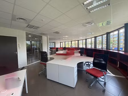 bureau collégien à louer