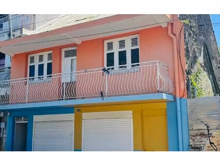 maison basse-terre m² t-3 à vendre  195 000 €