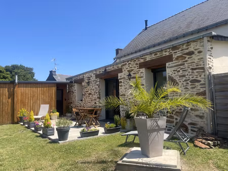 maison en pierres 5/6 pieces renovee a thehillac (56)