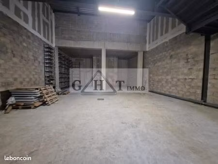 local industriel 247 m²