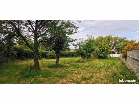 terrain constructible 724m² - vérines (17540)