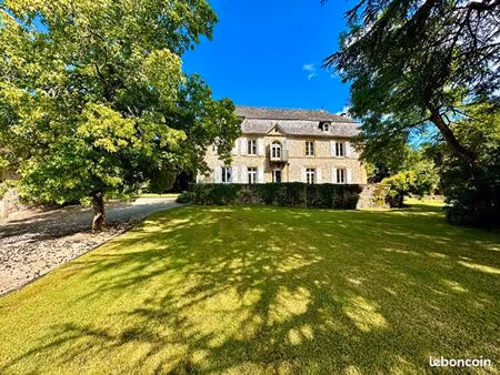propriété 11 pièces 415 m²