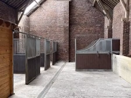 local divers 2769 m² elincourt