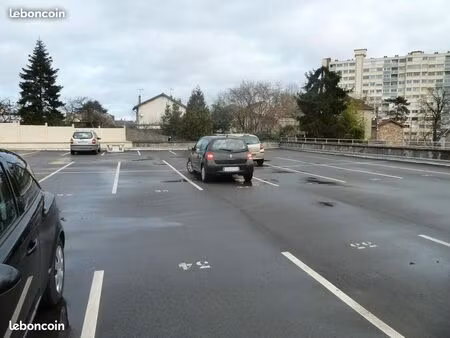 une place de parking à vendre