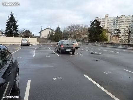 une place de parking à vendre