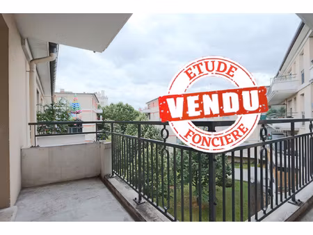 secteur la fourche - 3 pieces residence de 2005 avec balcon