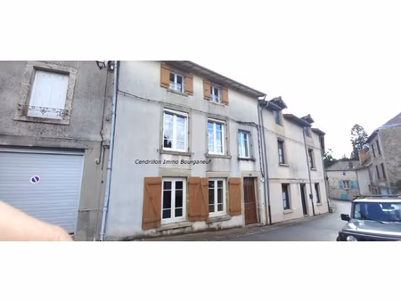 immeuble de 2 appartements rénovés  libres en centre bourg 