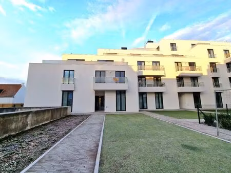 grand garage de 4 29m de large et 8 80m de long à vendre si