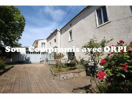 vente maison 4 pièces 117 m² chalus (63340)