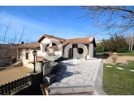 vente maison 5 pièces 177 m² aulhat-flat (63500)