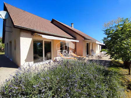 maison d'architecte   pesmes 6 pièce(s) 250 m² sur un terrain clôt et arboré de 5600 m²