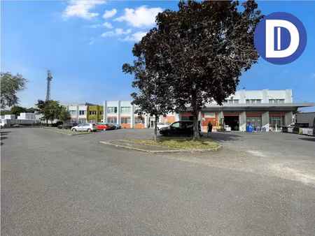 a metz  zone 2 fontaines  local d'activites a louer de 3250 m² en cours de renovation avec