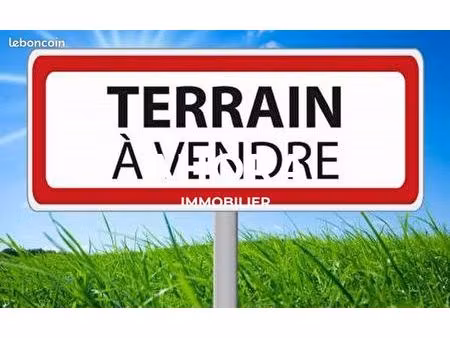 terrain 26000 m² jouques
