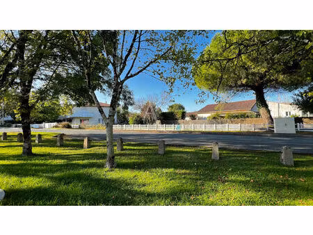 a saisir terrain constructible hyper centre-ville de médis proche commerces et école