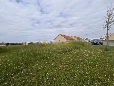 terrain constructible de 603m²