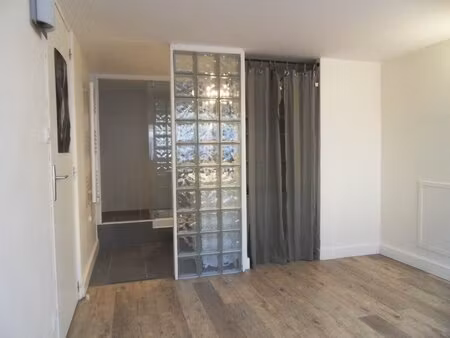 a louer f2 a caen face lycee charles de gaulle proche centre ville