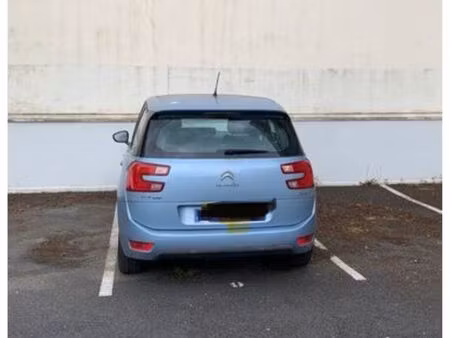 place parking bourg la reine 500 m du rer b