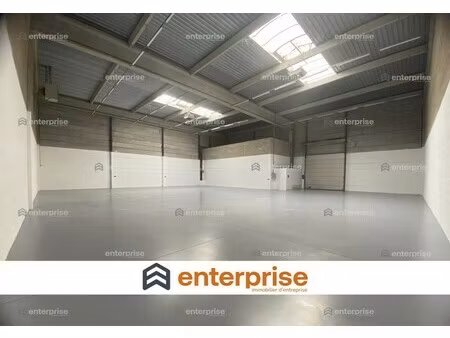 location local commercial