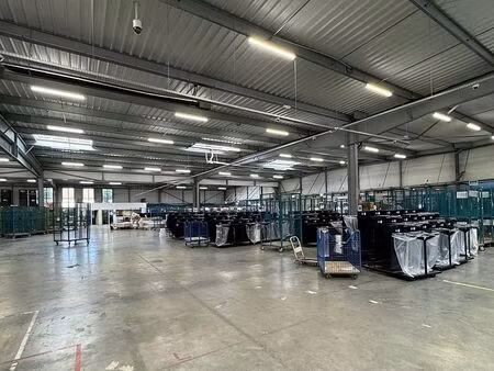 location entrepôt / local d'activités brie comte robert 3 541 m²