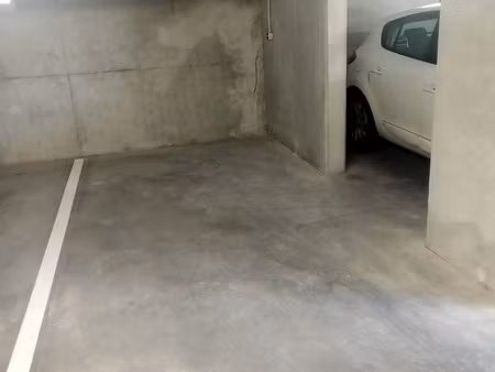 parking couvert et sécurisé - les sables d'olonne