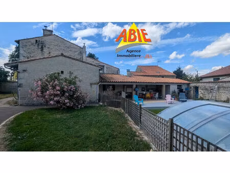 vente maison 8 pièces 224 m² frontenay-rohan-rohan (79270)