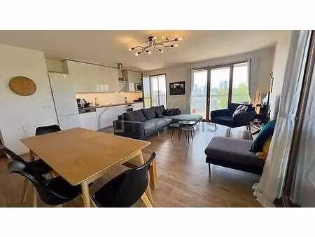 appartement 3 chambres meublé avec accès handicapé  garage et terrasse