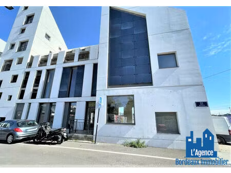 bordeaux bastide niel- local commercial duplex 208m² libre et brut + 1 parking