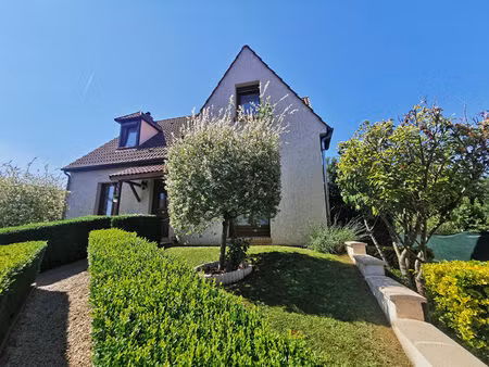 maison 4 ch   2 salle d'eau  sous sol   jardin arboré  véranda  garages