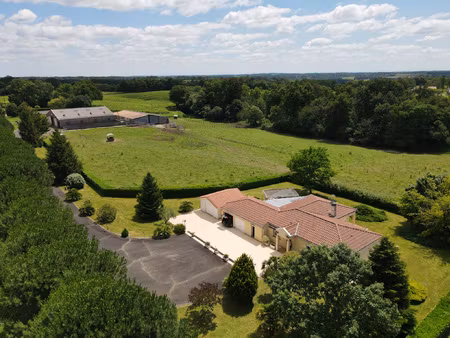 maison de campagne avec hangars sur 8ha proche de cazaubon