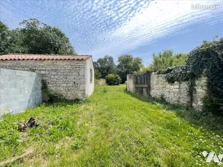 terrain 1103 m² thaire