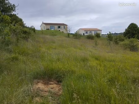 terrain à batir de 1100 m2 sur la commune de villetoureix