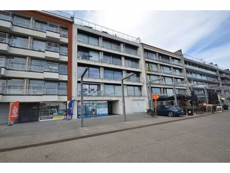 commercieel te koop in zeebrugge met 1 slaapkamer