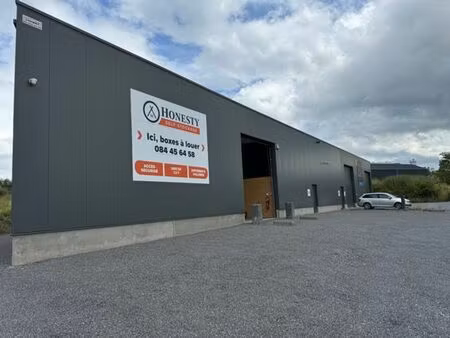 26 box de self-stockage situé sur la nationale liege-marche!