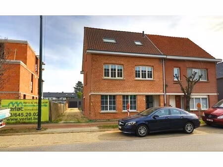 appartement te koop in 's gravenwezel met 4 slaapkamers