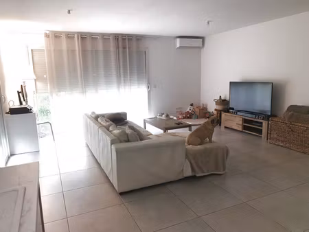 tres belle maison recente avec jardin -- hyeres - secteur la