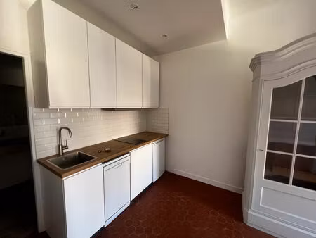 location appartement 1 pièce 30 m² à sanary-sur-mer (83110)