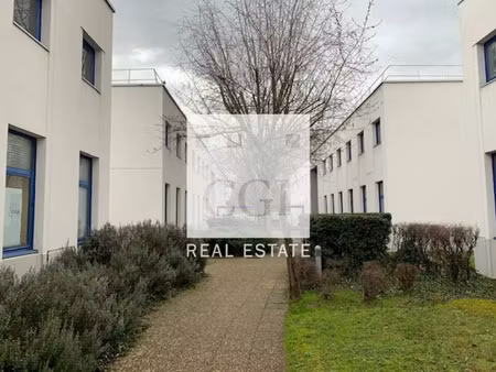 location bureau 427 m² à villeurbanne (69100)