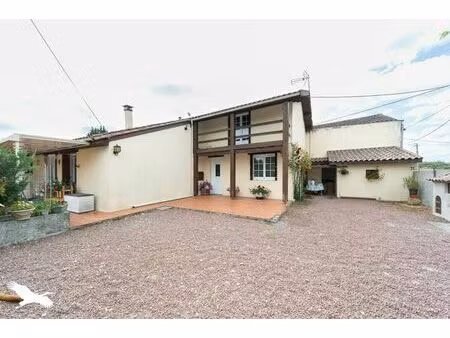 vente maison 5 pièces 185 m² cars (33390)