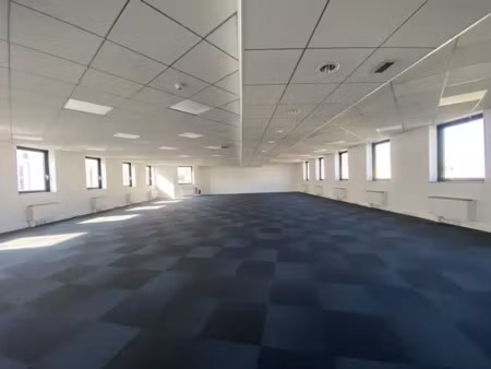 bureaux entièrement rénovés