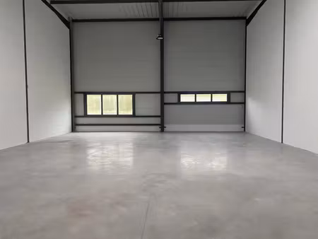 local d'activité avec bureaux d'accompagnements