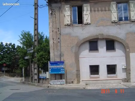 maison de deux appartements indépendants en pierres  cour intérieure  parking privé   terr