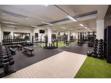 a louer - nemours - local commercial avec sous-sol total exploitable. ideal salle de sport