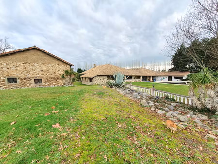 à hagetmau (40)  immense maison à acheter 367500 eur